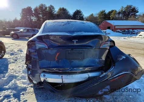 2024 Tesla Model Y из США, поврежденный, VIN 7SAYGAEE7RF080648